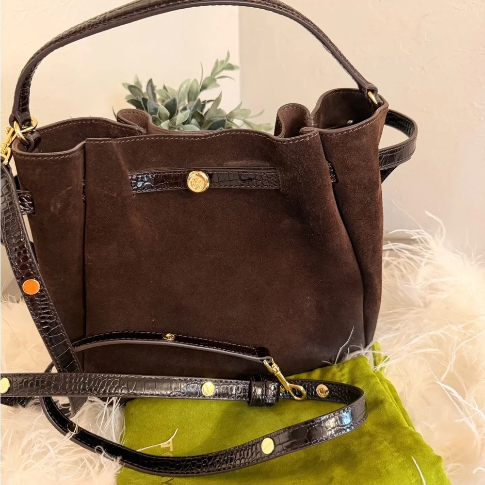 TORY BURCH ROMY SUEDE BUCKET BAG IN DARK COCOA